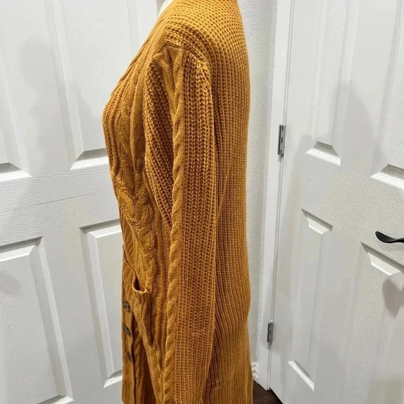Olive and Oak long Camel Cardigan button front with pockets - Picture 2 of 6